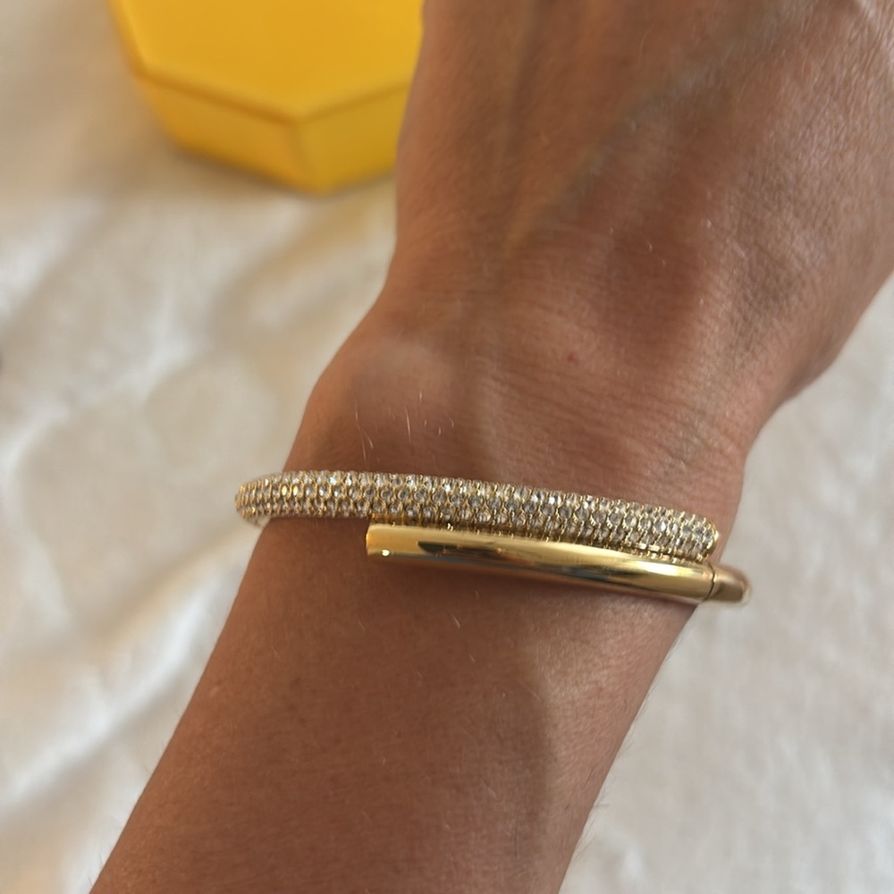 Swarovski

Dextera Goldtone & Crystal Pavé Bangle